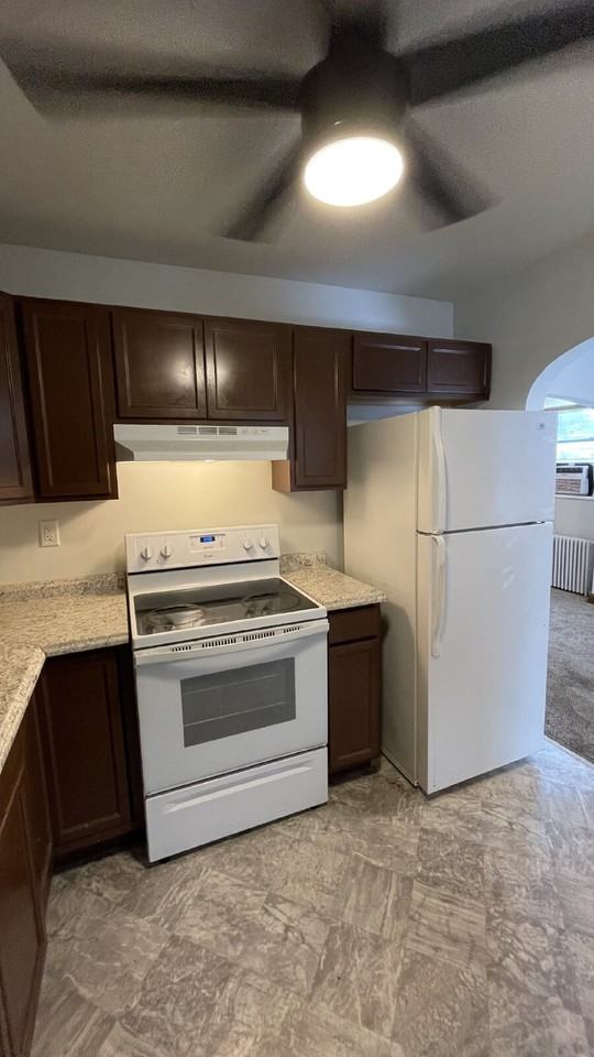 814 Green St #2 - Photo 5 of 31