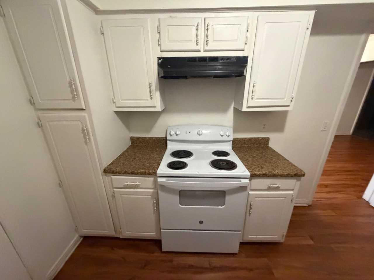 1202 Jamestown Way - Photo 4 of 28