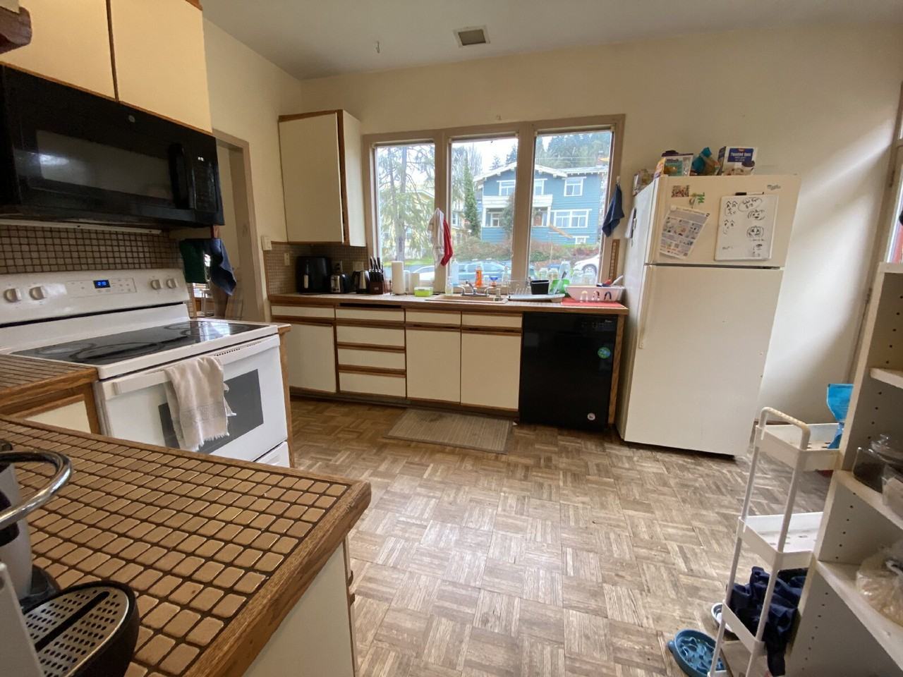 825 N Garden St - Photo 4 of 18