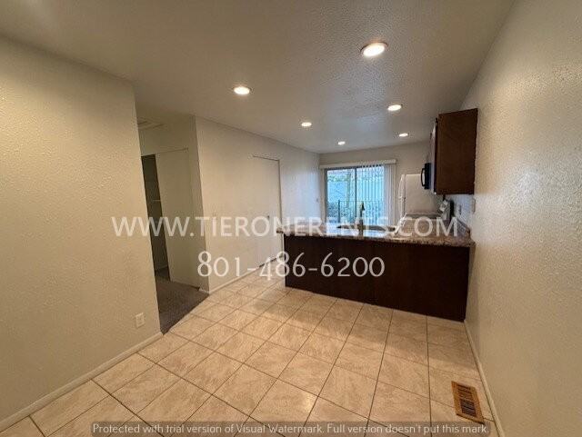 1316 E Merritt Cir - Photo 5 of 20