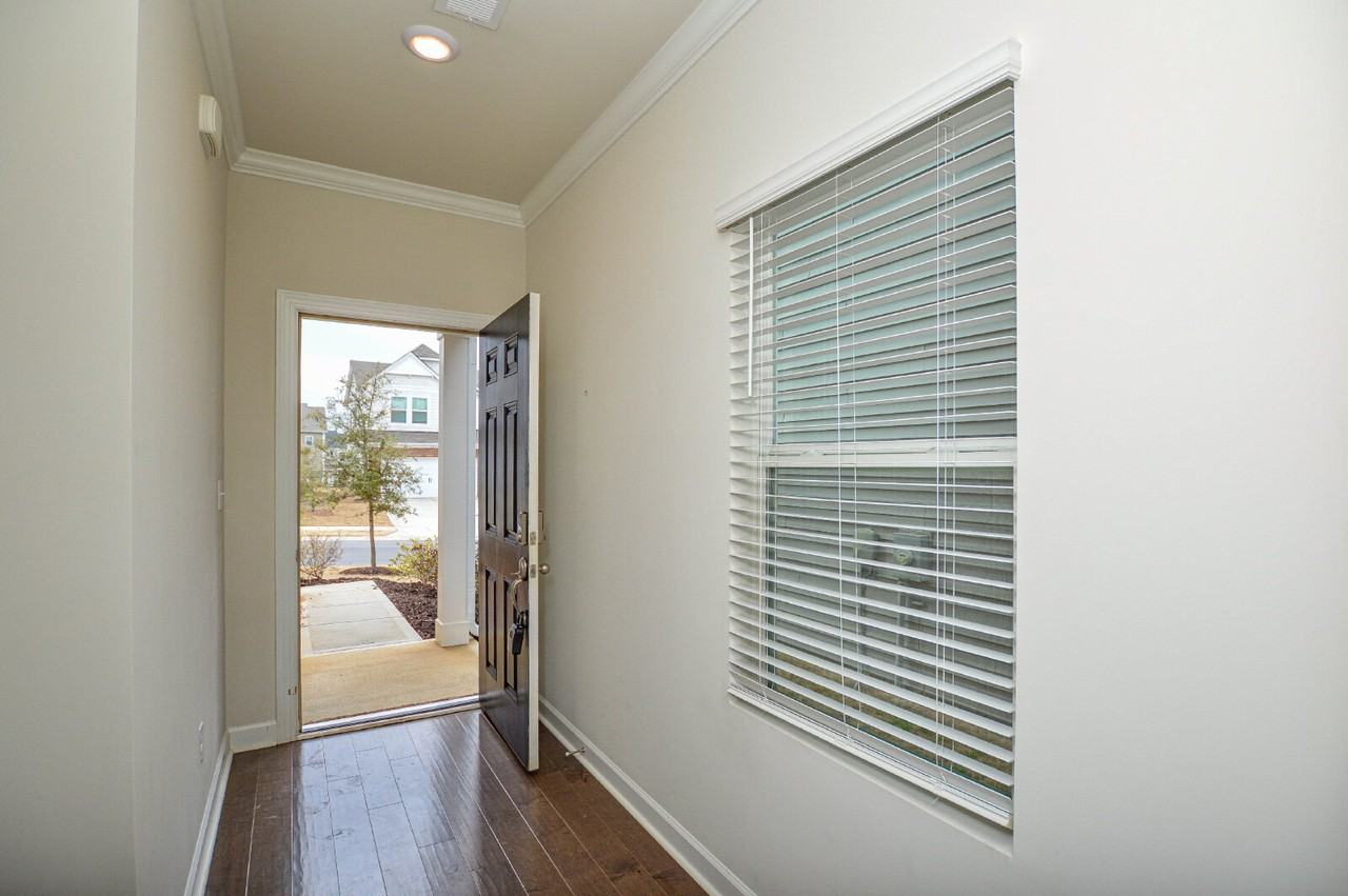 530 Palmarosa St - Photo 3 of 22