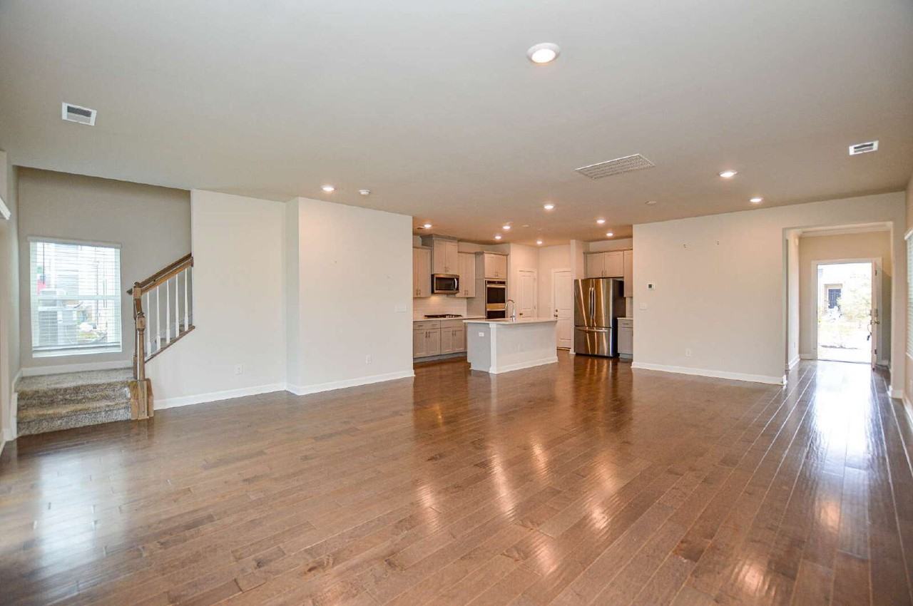 530 Palmarosa St - Photo 4 of 22