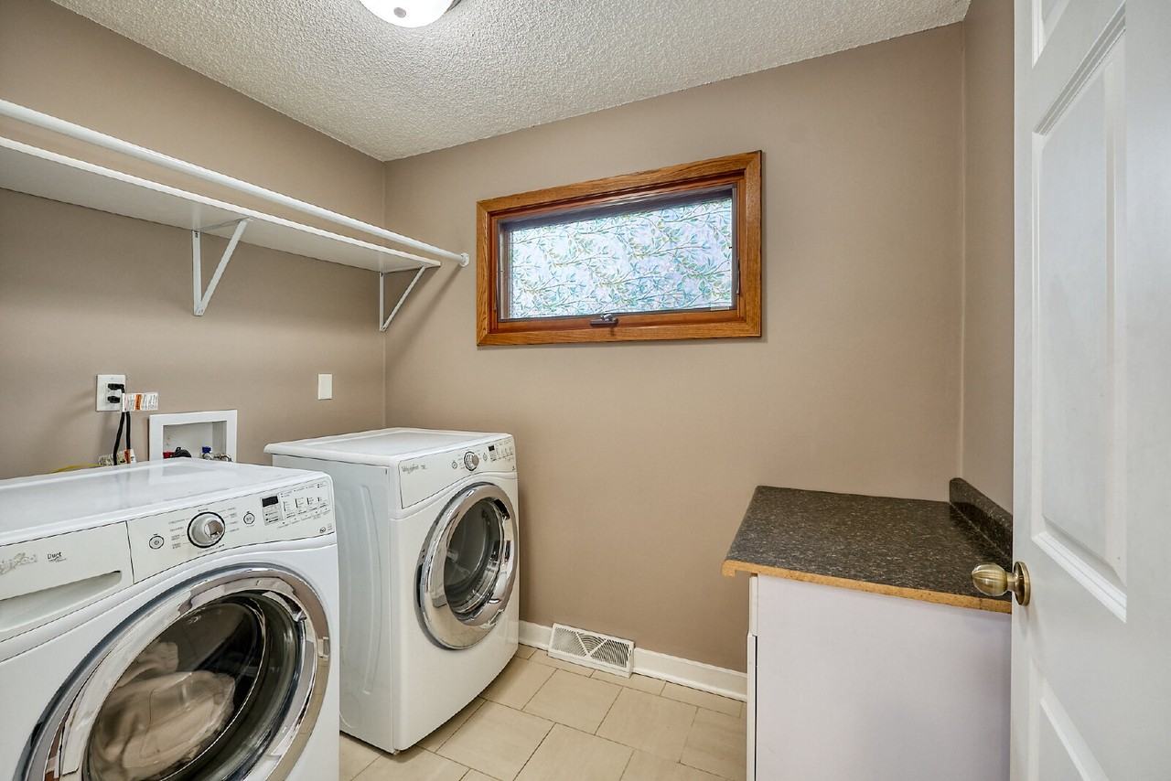 5006 30th Ave S - Photo 4 of 20