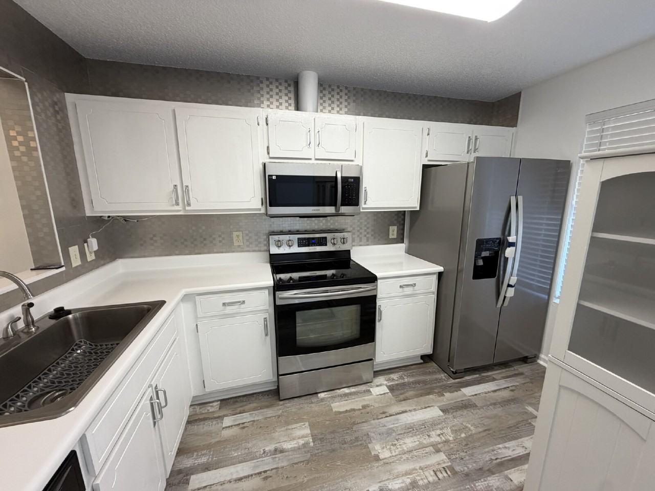 232 Magnolia Plantation Ct - Photo 3 of 11