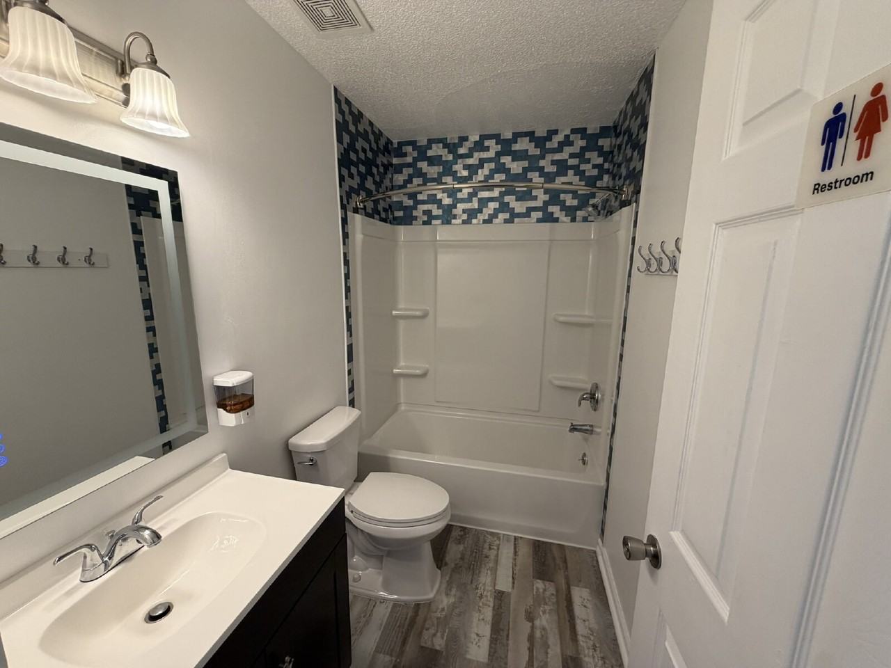 232 Magnolia Plantation Ct - Photo 7 of 11