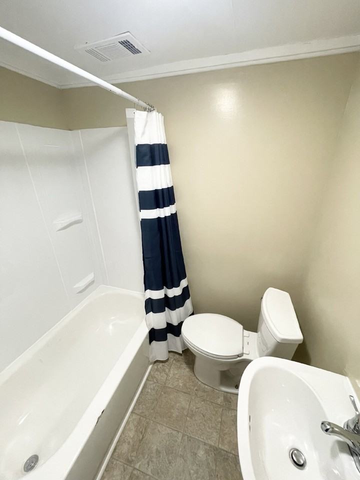 50 Monroe St - Photo 4 of 7