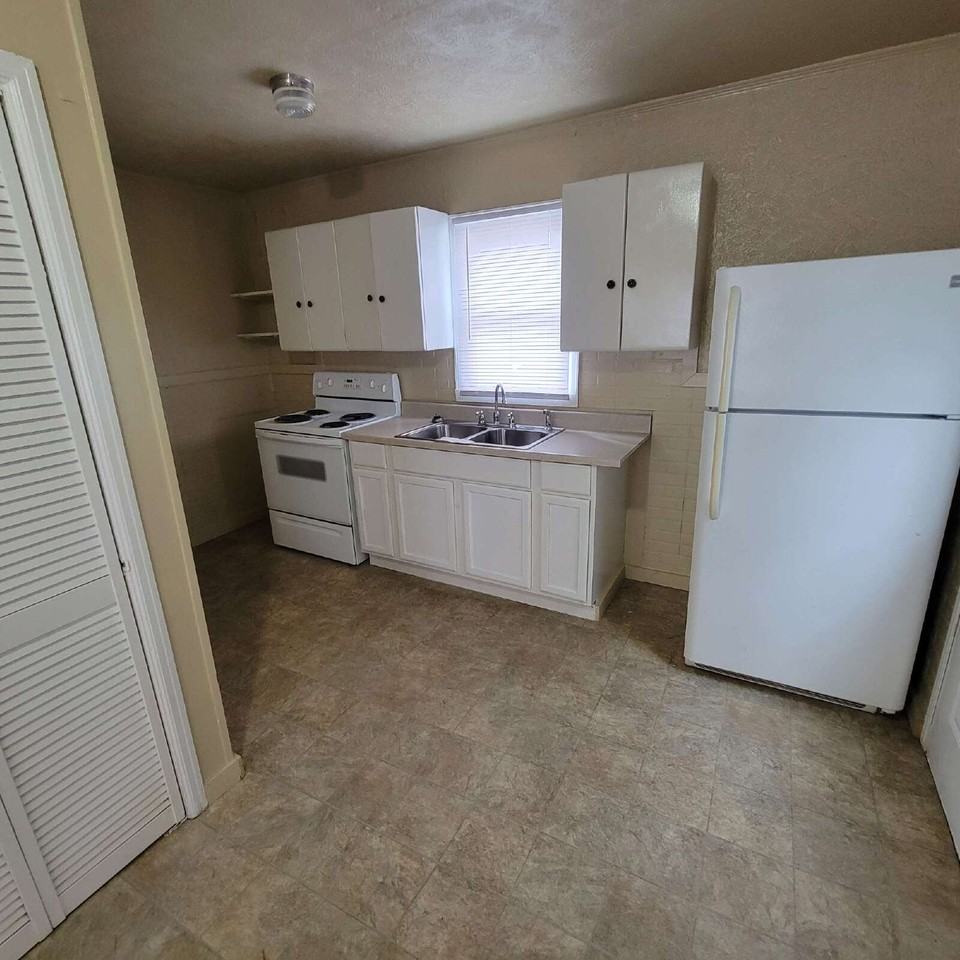 520 S Arlington Ave - Photo 5 of 5