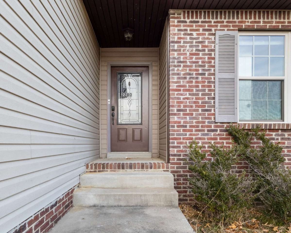 2280 Killington Dr - Photo 2 of 33