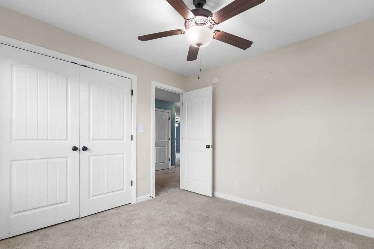 2280 Killington Dr - Photo 5 of 33