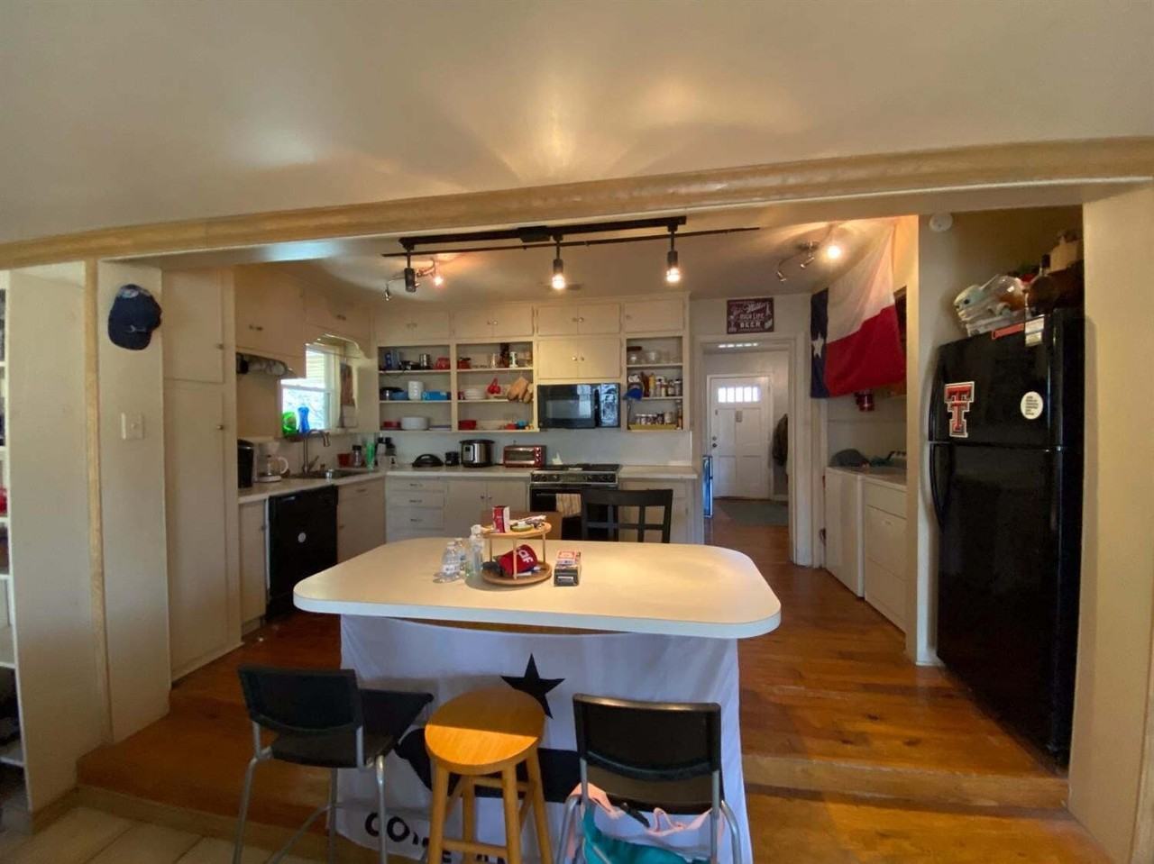 2611 28th St - Photo 3 of 23