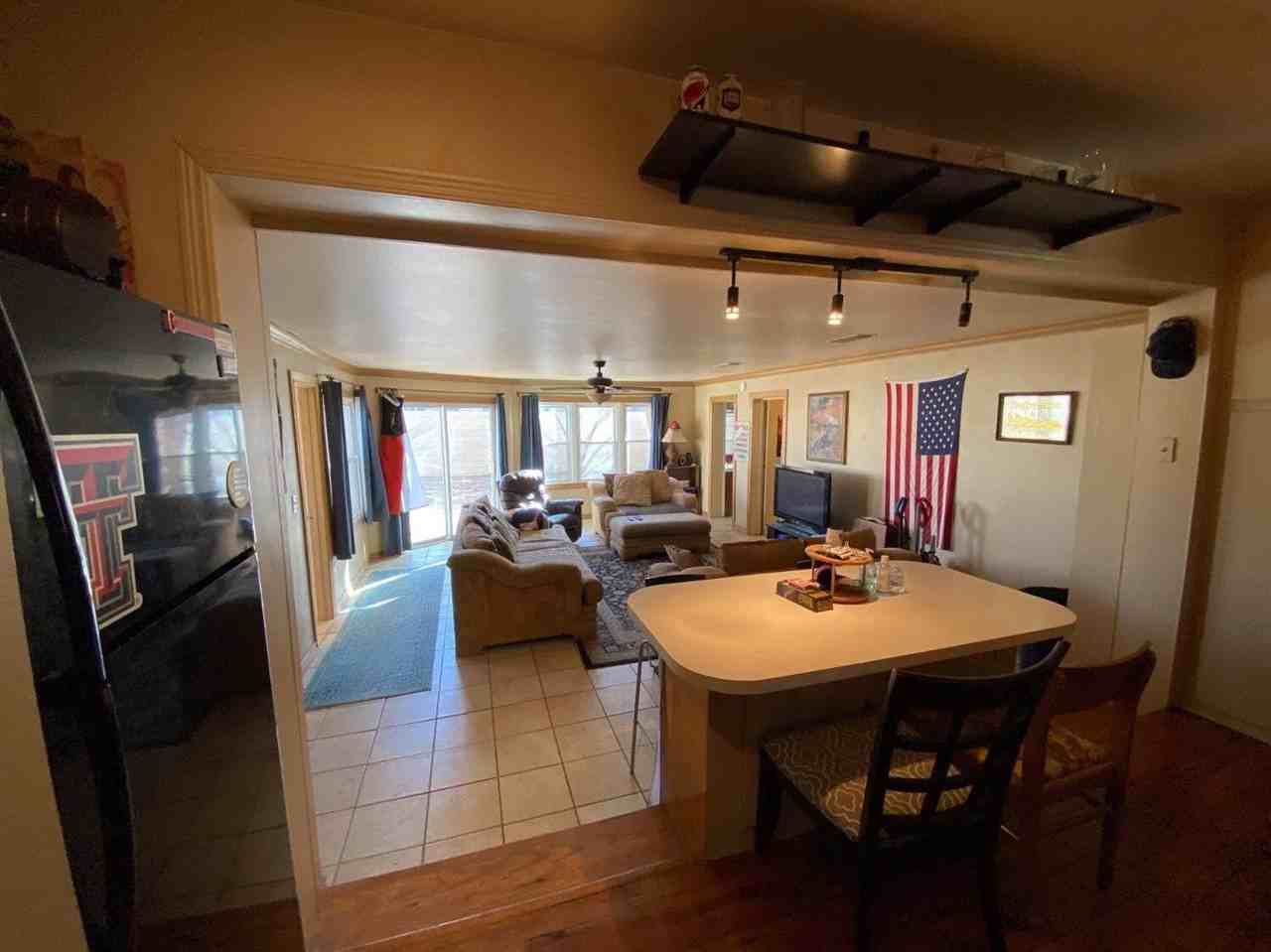 2611 28th St - Photo 5 of 23