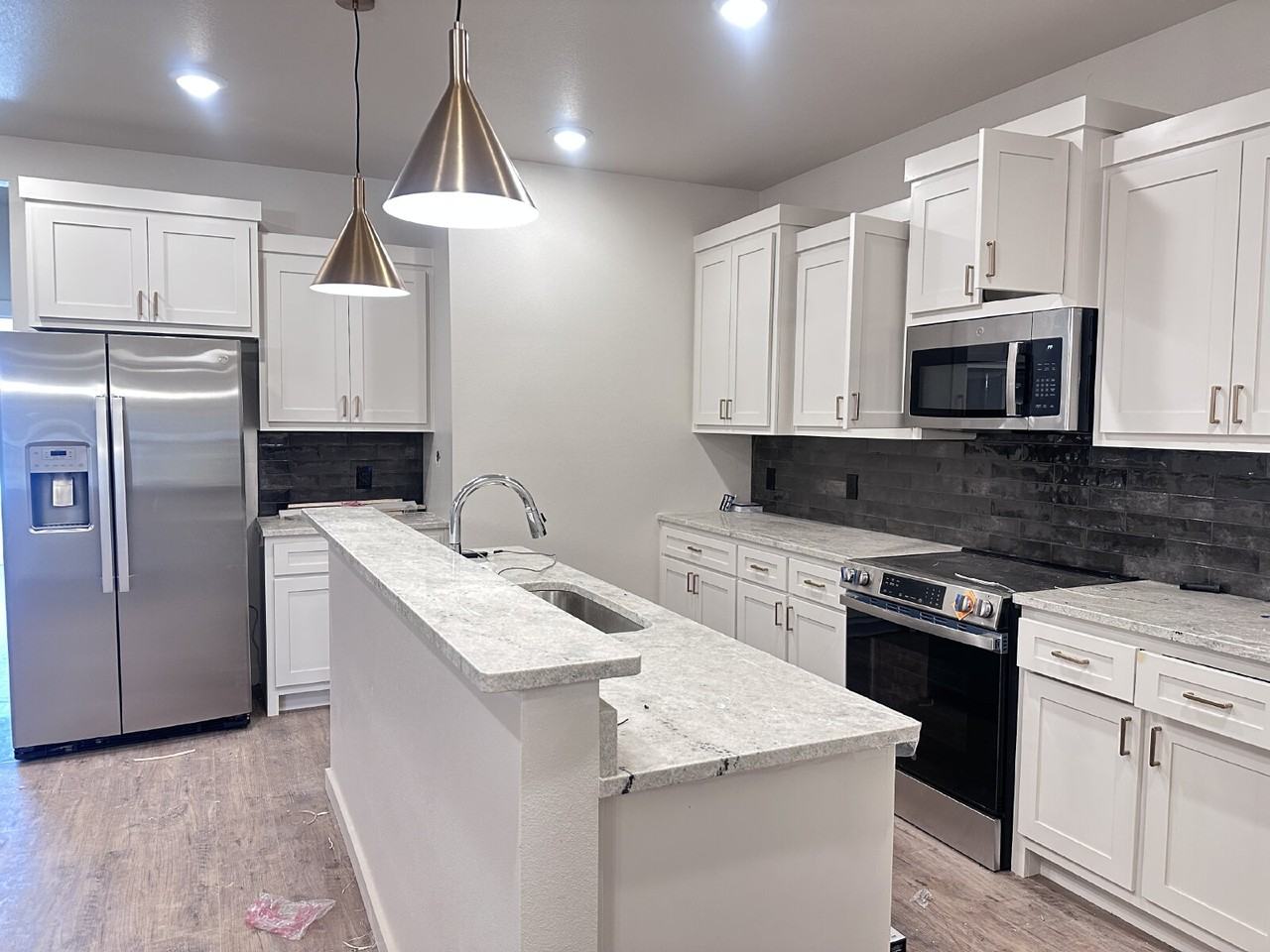 10916 Albany Ave - Photo 7 of 17