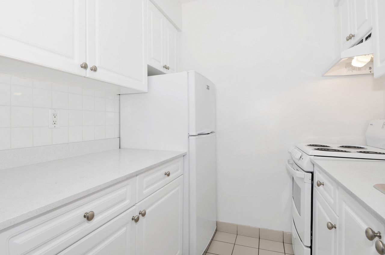 Hendry House - Photo 3 of 6