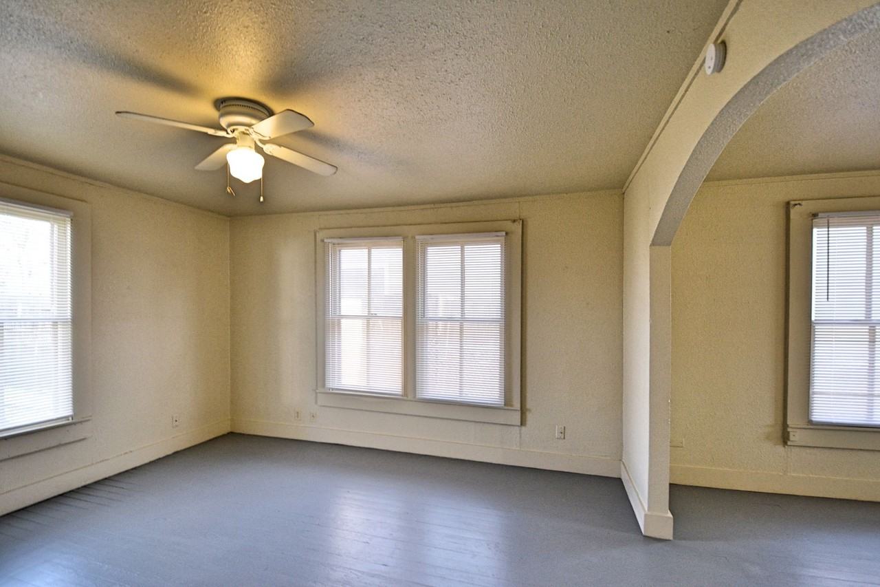 875 Porter St - Photo 4 of 22