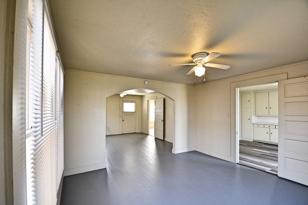 875 Porter St - Photo 7 of 22
