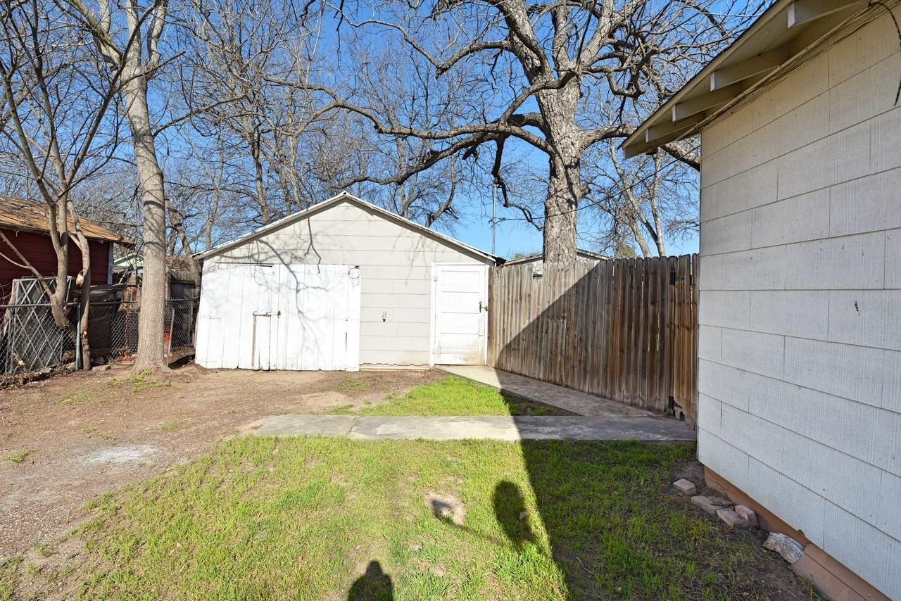 875 Porter St - Photo 6 of 22