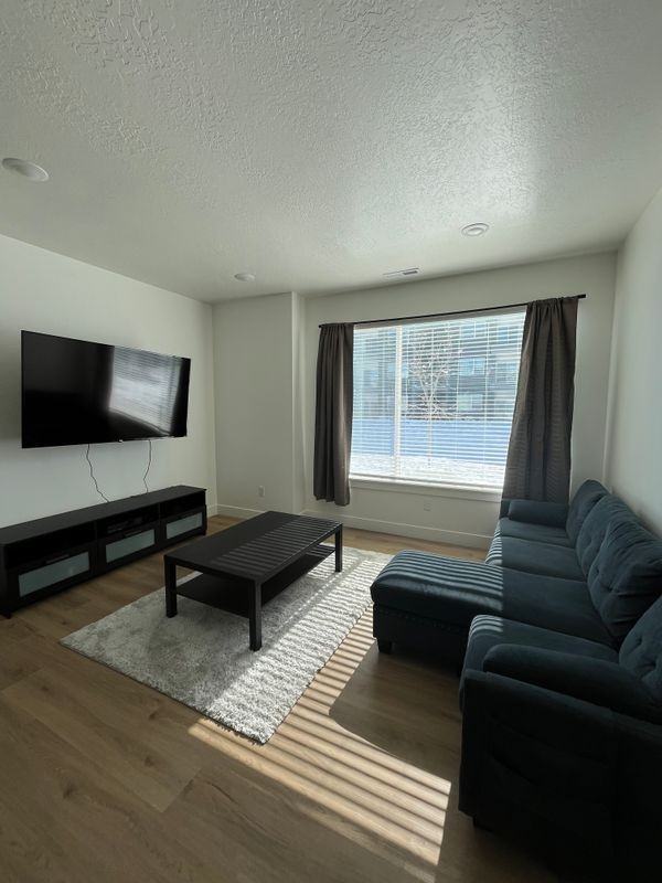 460 W 25 N - Photo 4 of 16