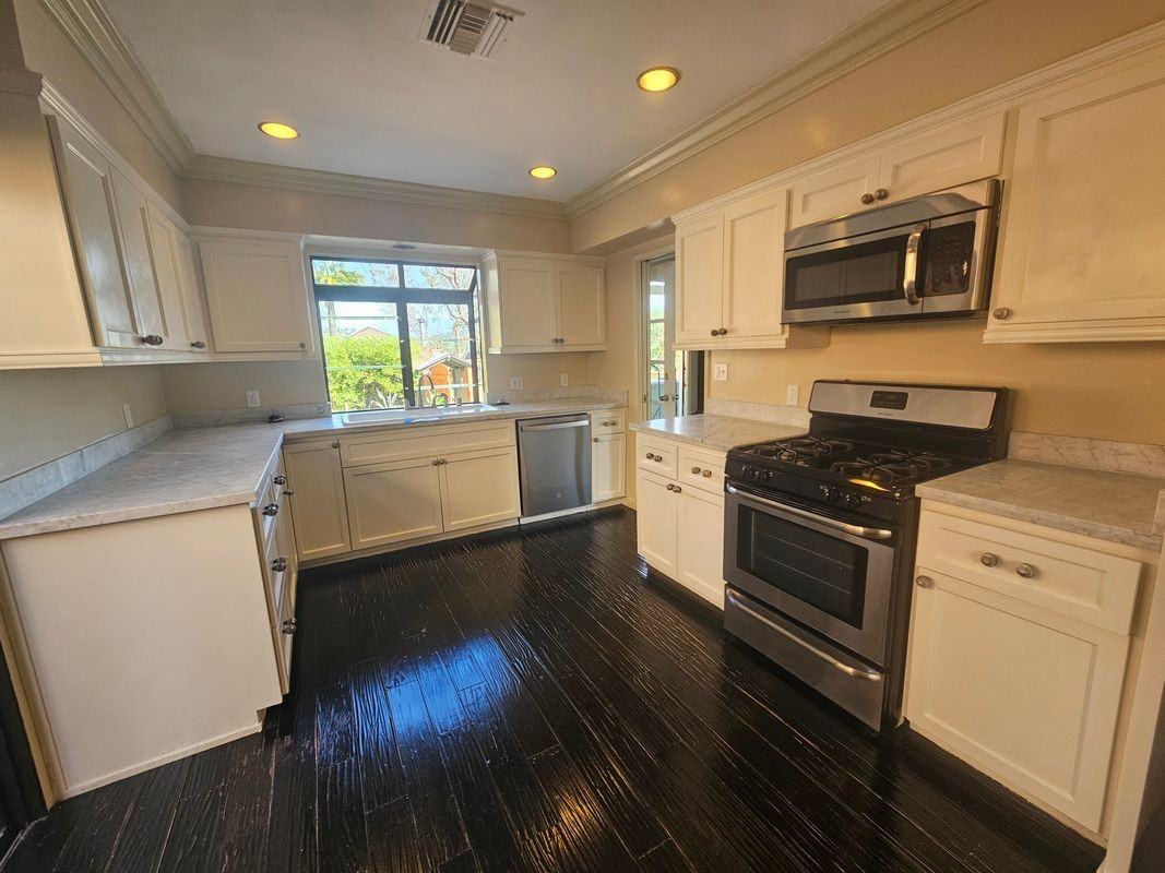 4804 Hillsdale Dr - Photo 7 of 45