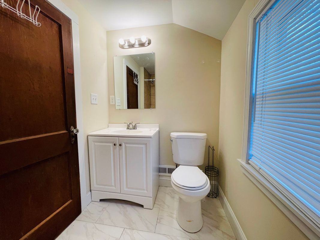 194 Washington Ave - Photo 4 of 6