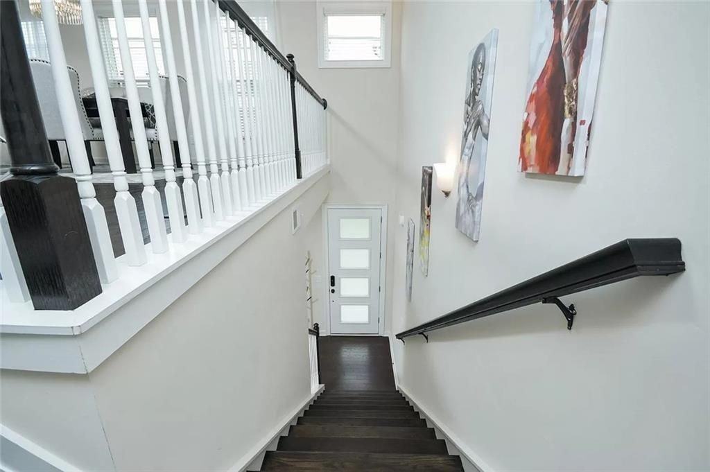 2048 Holtz Ln - Photo 5 of 27