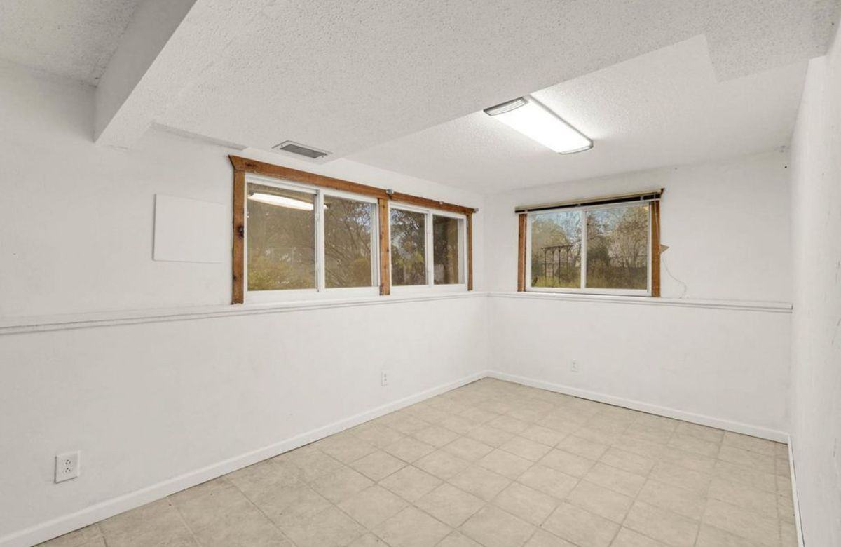 8316 Hampshire Ave N - Photo 2 of 12