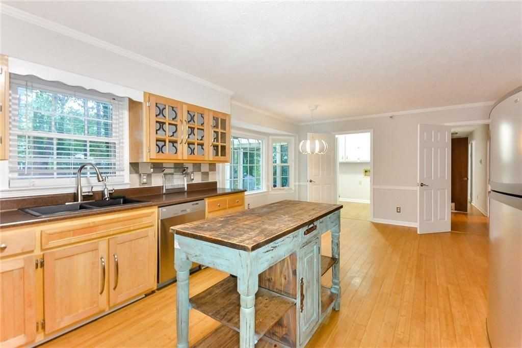 5748 Jordanaire Pl - Photo 5 of 27