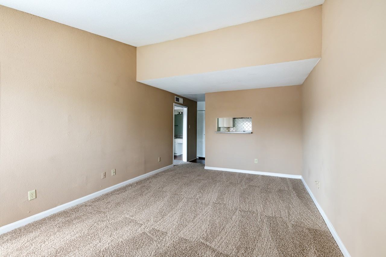 Walnut Terrace - Photo 7 of 80