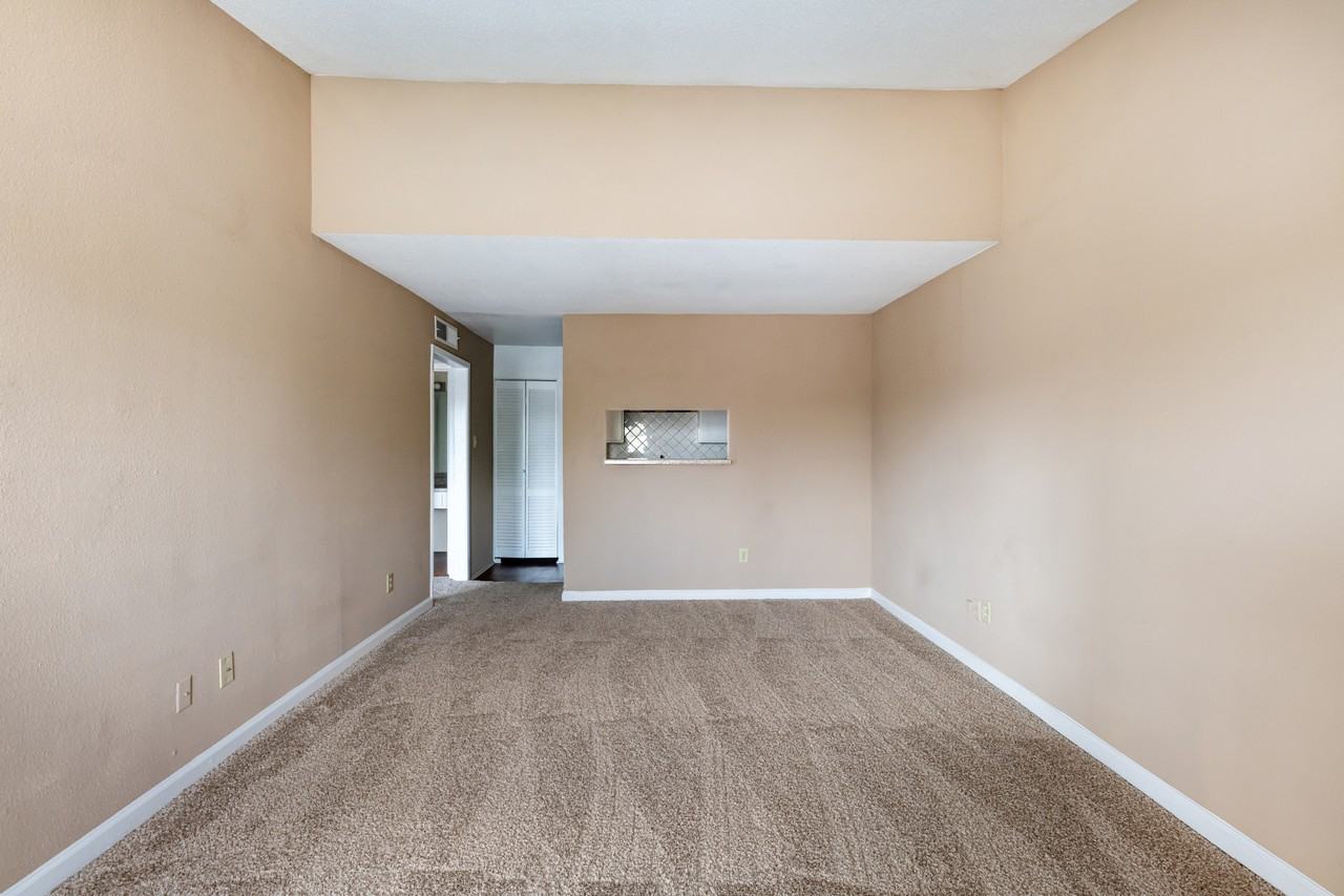 Walnut Terrace - Photo 5 of 26