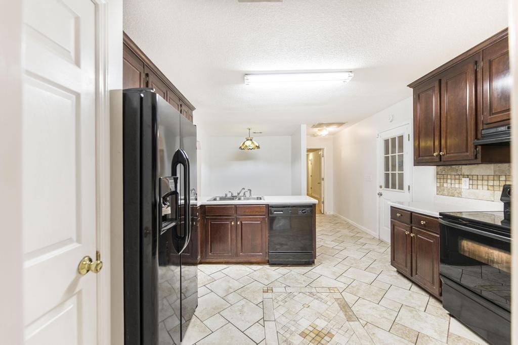 4691 Donnan Rd - Photo 6 of 10