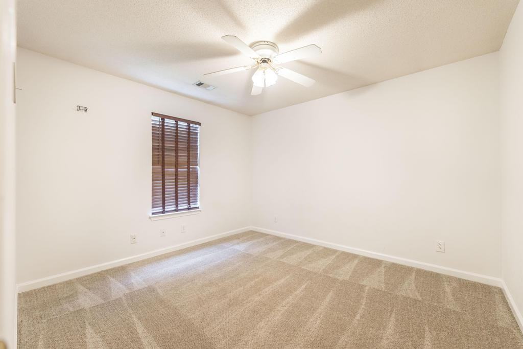 4691 Donnan Rd - Photo 3 of 10