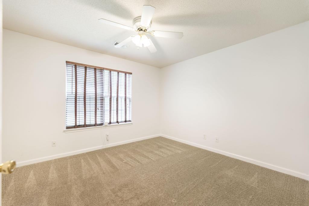 4691 Donnan Rd - Photo 7 of 10