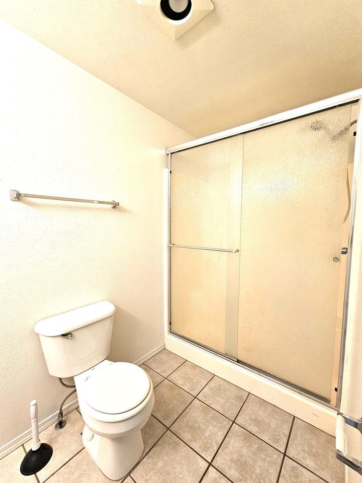 9703 Ne Tenny Creek Dr - Photo 4 of 17