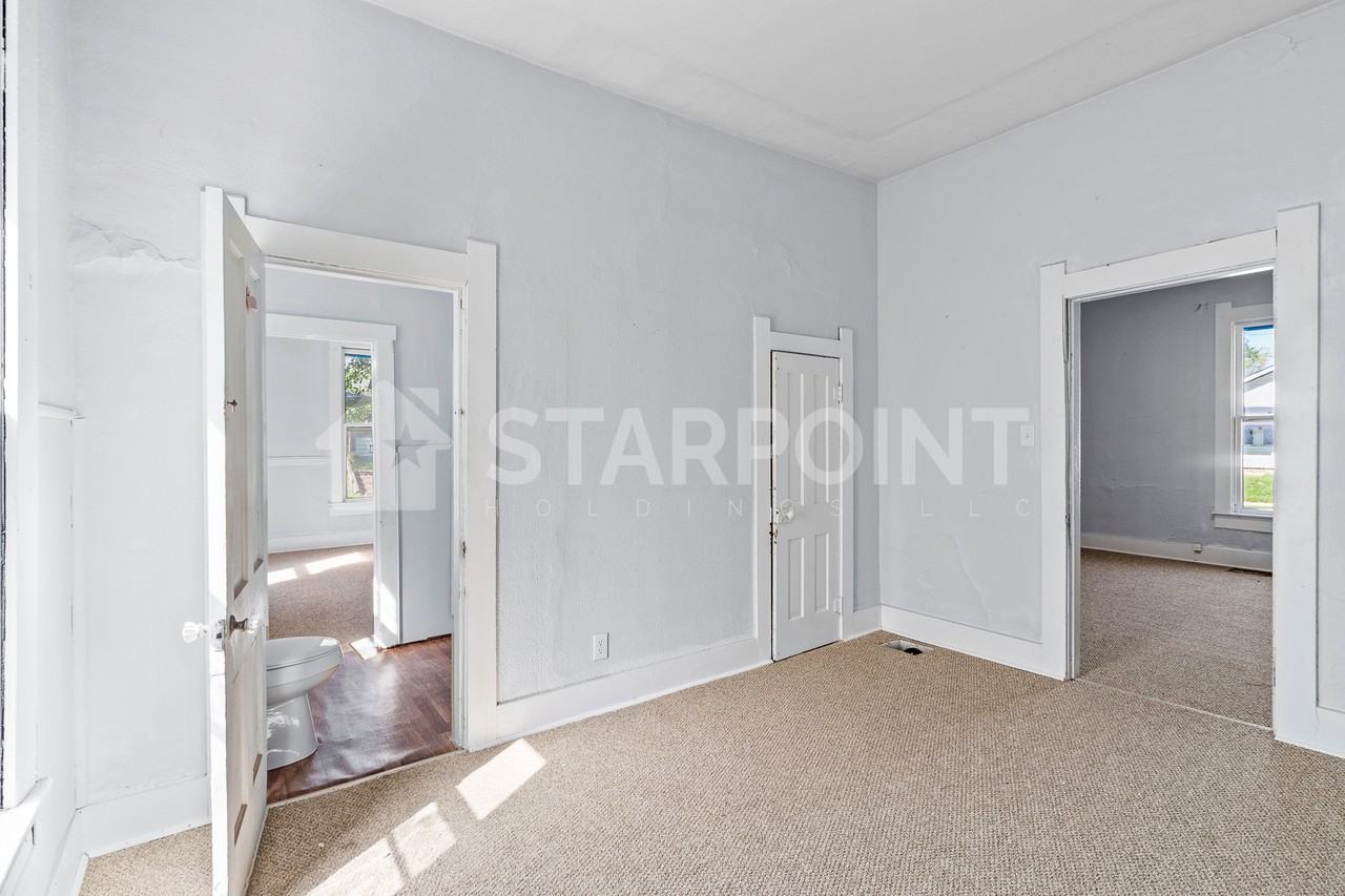 1504 Halford St - Photo 3 of 10