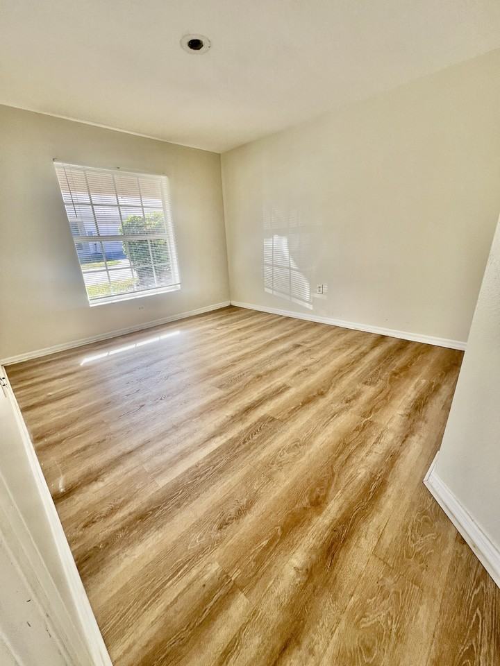 37215 Grassy Hill Ln #1 - Photo 4 of 17