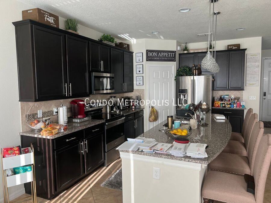 1608 Regal River Cir - Photo 4 of 18