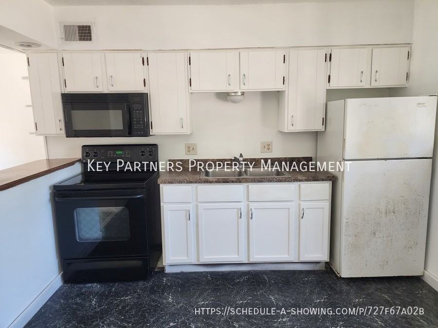 130 Warner Ave #6 - Photo 4 of 8