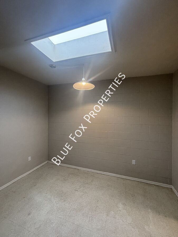 110 W Delano St #2 - Photo 6 of 17