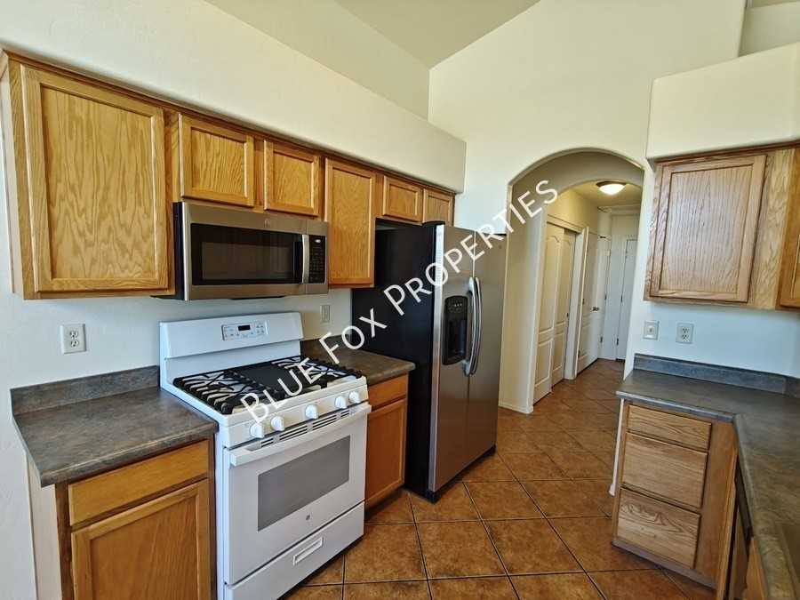 60354 E Alpine Way - Photo 2 of 31