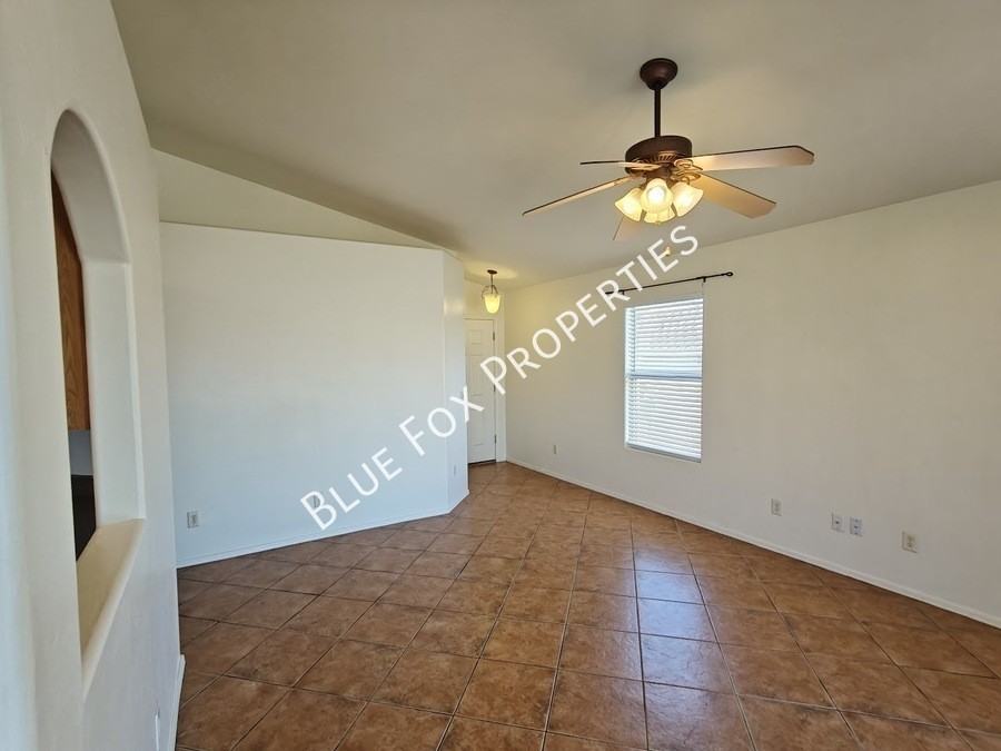 60354 E Alpine Way - Photo 4 of 31