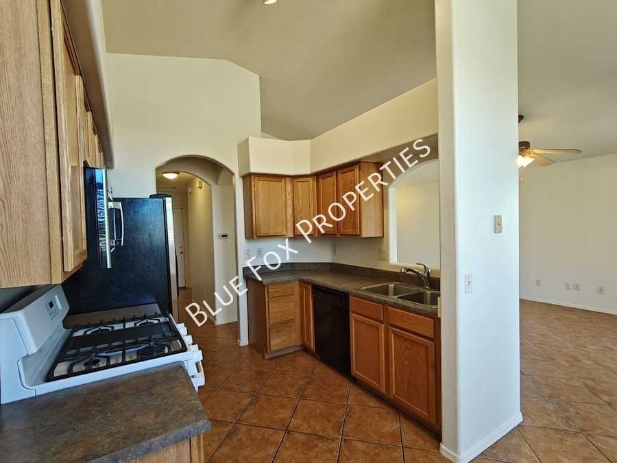 60354 E Alpine Way - Photo 7 of 31