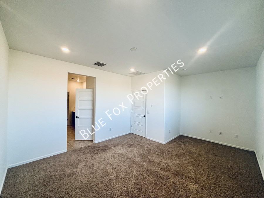 7846 S Sugarbend Dr - Photo 7 of 21