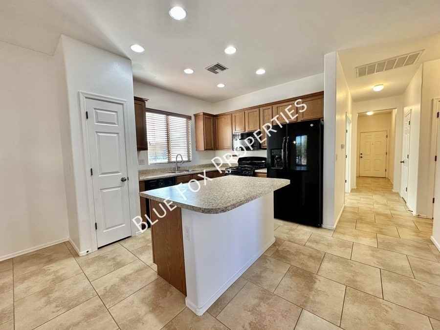 12830 N Fox Hollow Dr - Photo 2 of 21