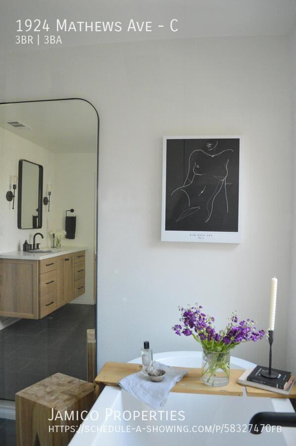 1924 Mathews Ave #C - Photo 5 of 30