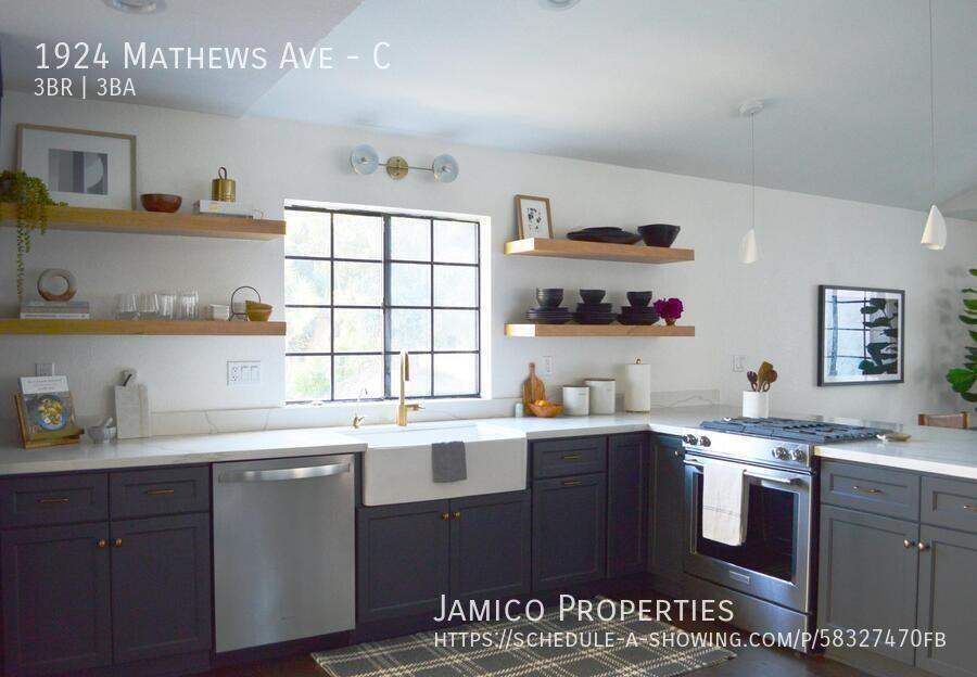 1924 Mathews Ave #C - Photo 3 of 30
