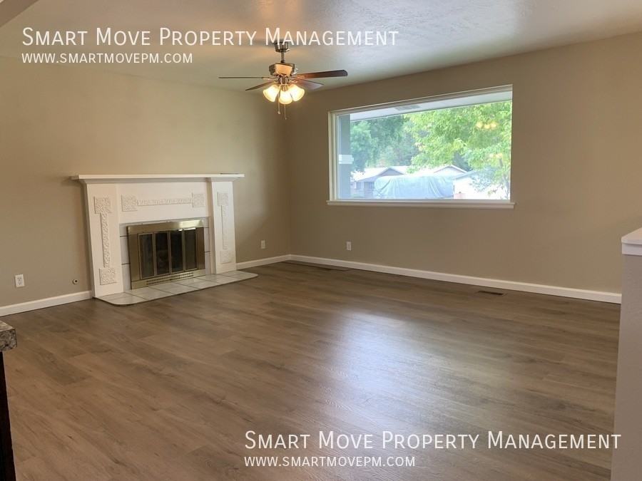 8800 W Craydon Dr - Photo 5 of 25