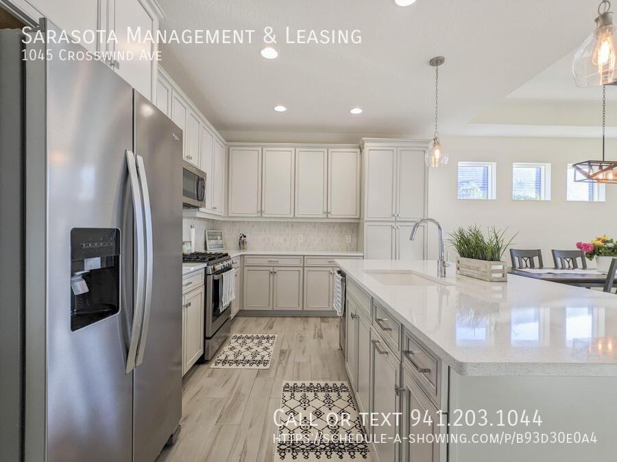 1045 Crosswind Ave - Photo 7 of 50