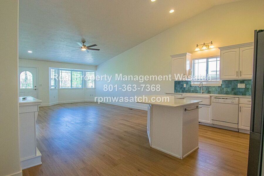 25 Clubhouse Dr - Photo 4 of 18