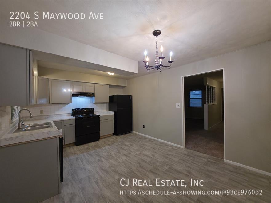 2204 S Maywood Ave - Photo 4 of 11