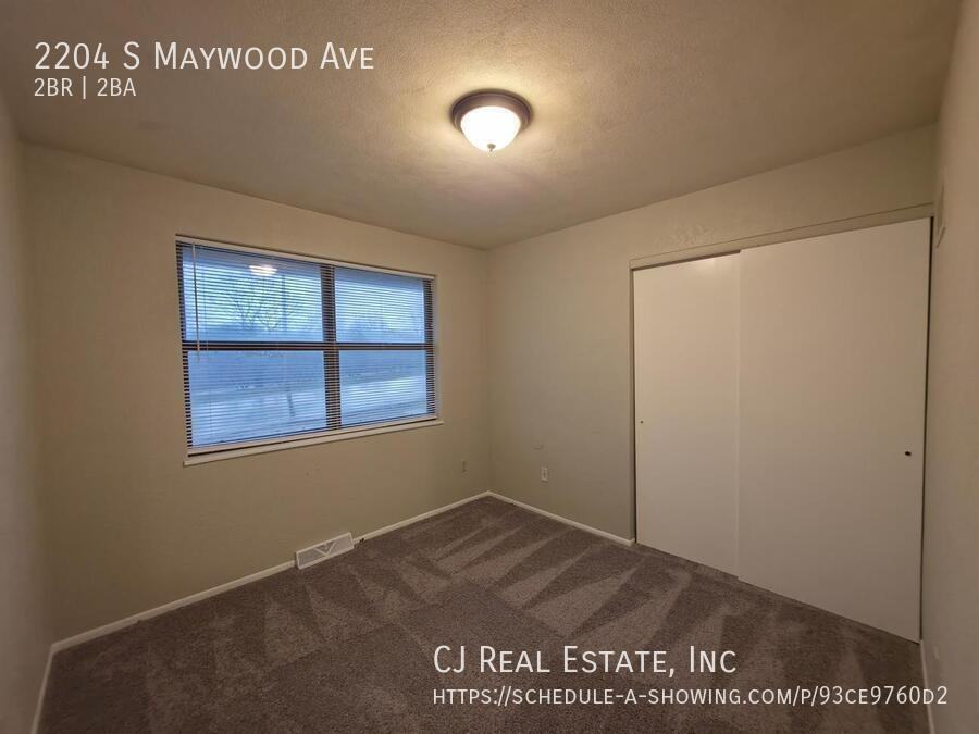 2204 S Maywood Ave - Photo 6 of 11