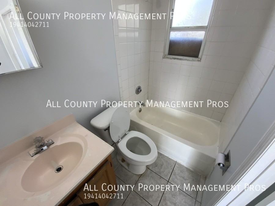 2017 12th St W #B - Photo 4 of 9